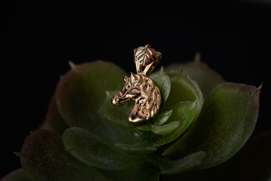 10K HORSE HEAD CHARM